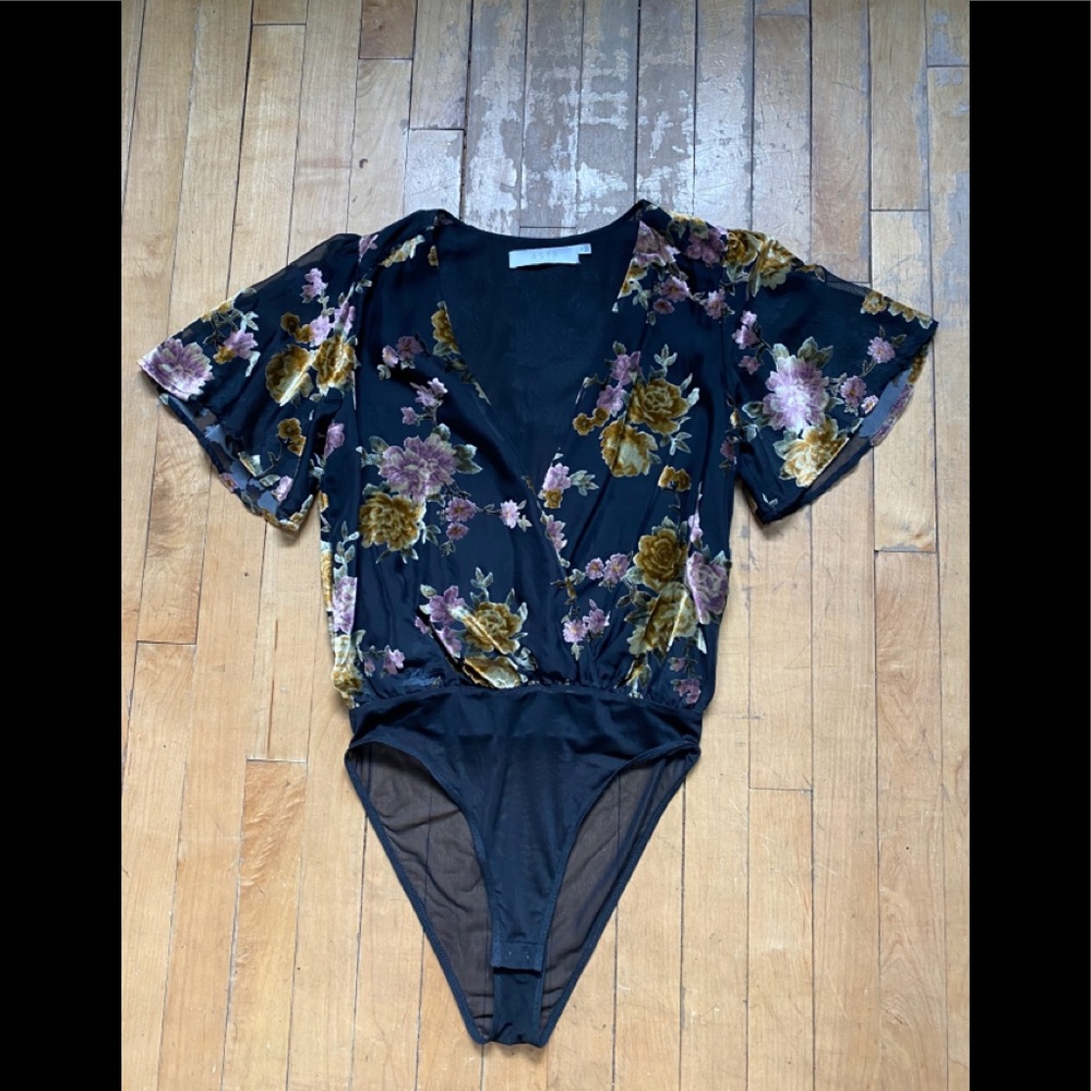 Velvet flowers bodysuit